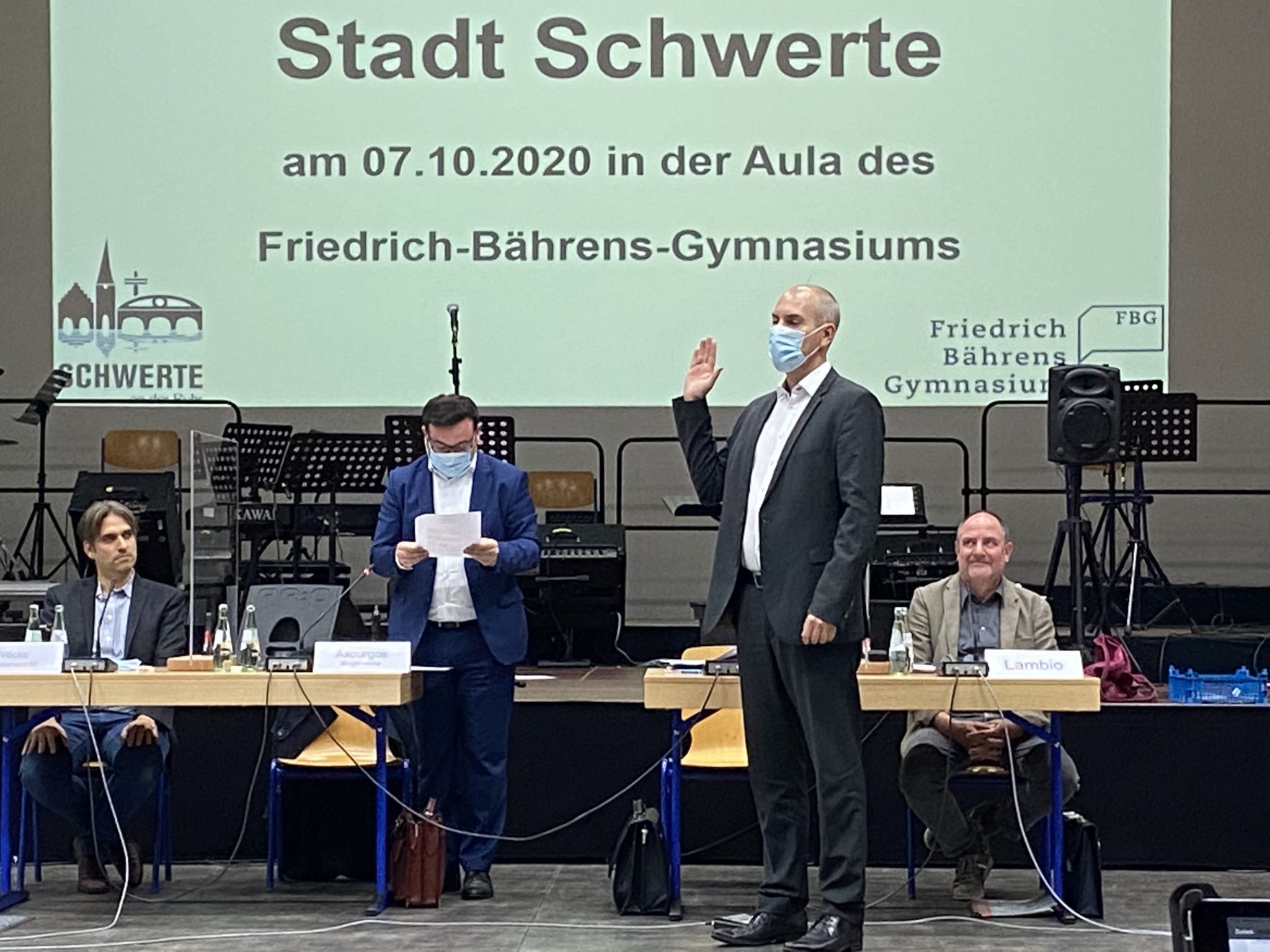 Erster Beigeordneter Tim Frommeyer vereidigt – MeinSchwerte