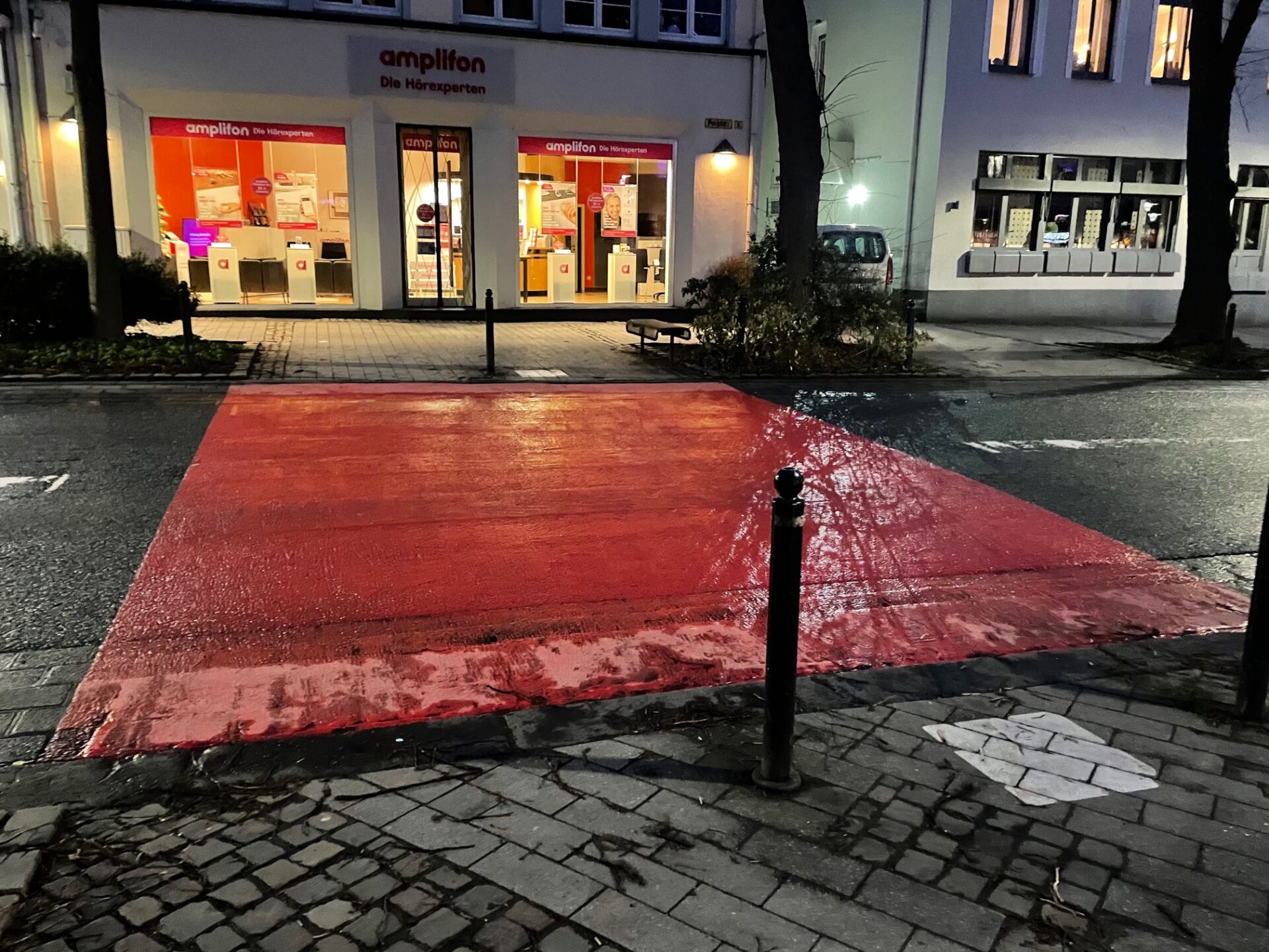 Nach zahlreichen Beschwerden: Rote Fußgängerüberwege verschwinden wieder