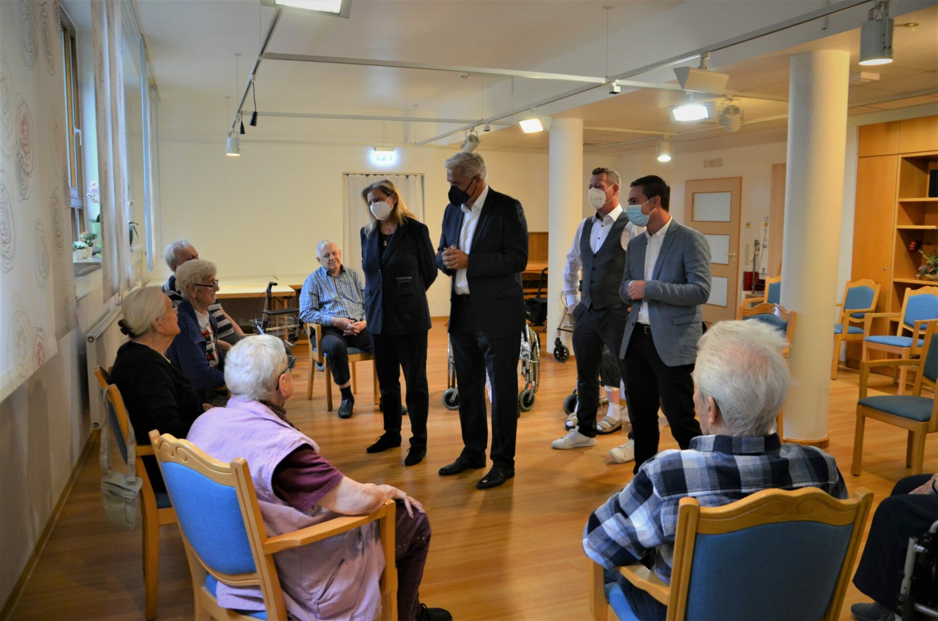 „Gemeinsam können wir etwas verändern“: Parlamentarische Staatssekretärin besuchte Klara-Röhrscheidt-Haus