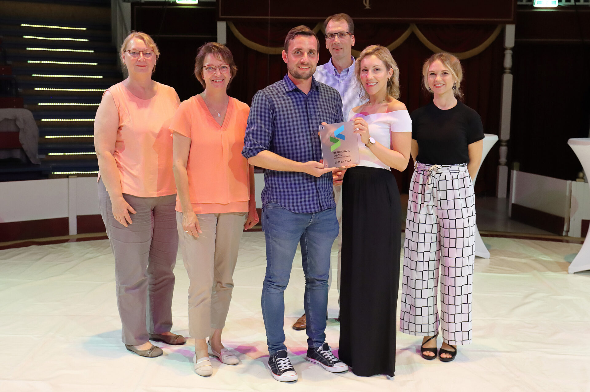 „Berufswahl-SIEGEL“ für das Ruhrtal-Gymnasium Schwerte – Auszeichnung für vorbildliche Angebote zur Berufsorientierung