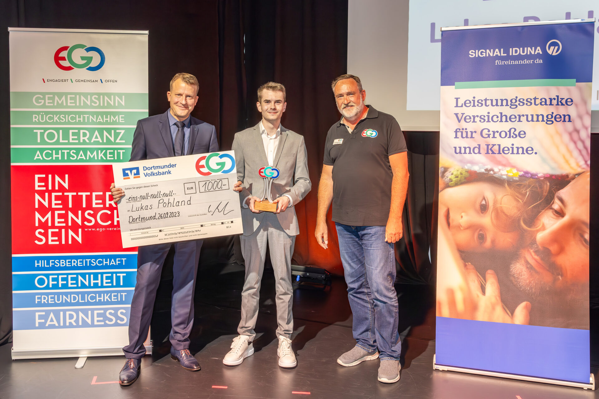 Cybermobbing-Hilfe e.V. und Gründer Lukas Pohland mit „EGOn – ein netter Mensch“ geehrt